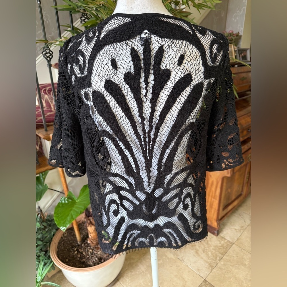 ALFANI ladies XS pullover, crocheted lace top black excellent condition - Picture 9 of 10